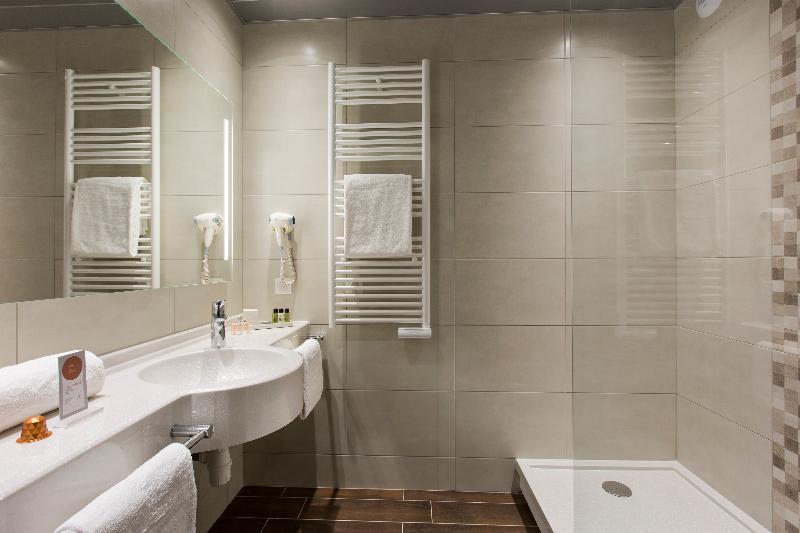 Roi Soleil Prestige Strasbourg Otel Schiltigheim Dış mekan fotoğraf